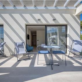 5 bedroom luxury seaside villa with indoor & outdoor pool, near Acharavi, sleeps 10